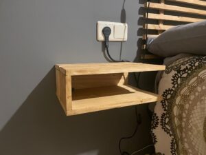 1d1dc26d-1e2c-42a8-8ba3-ebb89f1baf82 Mesita de noche